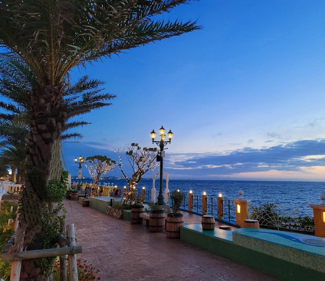 Terrace Garden Mihama Resort Chatan Ngoại thất bức ảnh